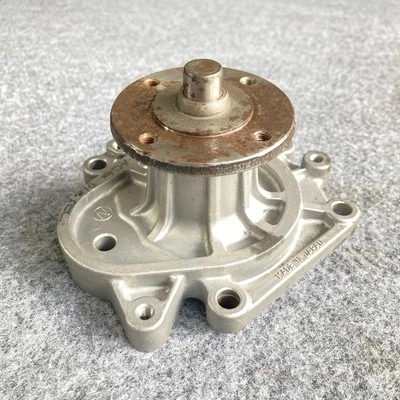 Bomba de agua apta para Toyota 2LTE Crown LS111 Mark2 LX65 Chaser LX65 Foto 1 de 4