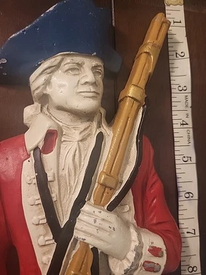 Estatuilla de placa colgante de pared de soldado de la guerra revolucionaria de colección con mosquete Foto 1 de 4