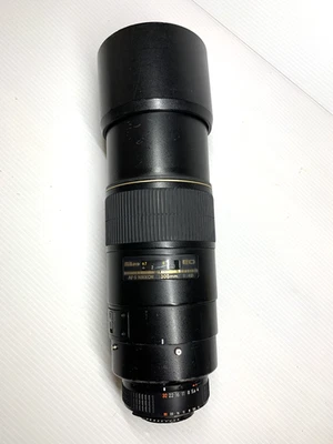 Nikon 300mm F4 D Nikkor AF-S Lens - Tele Lens & Case - Image 1 of 4