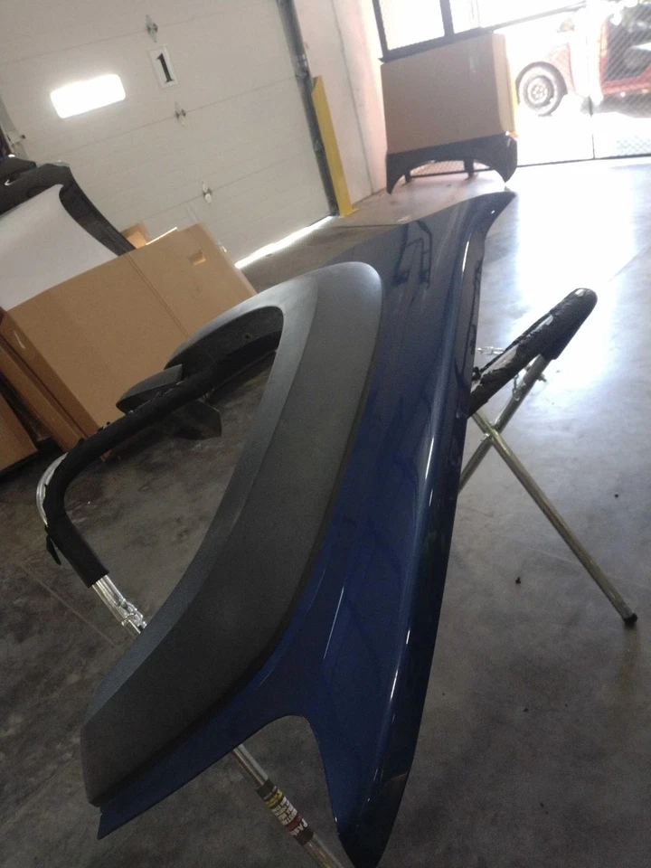 Guardabarros delantero derecho usado se adapta a: Chevrolet Colorado R. 2006 con guardabarros destello delantero Ri Foto 1 de 4