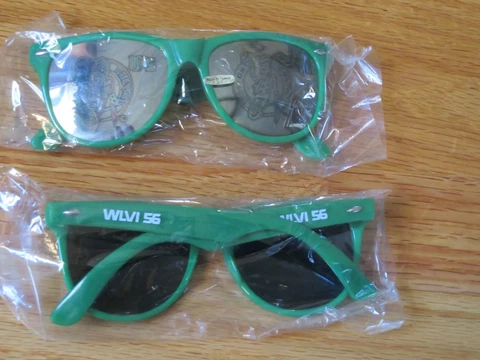 Vintage 80s BOSTON CELTICS WLVI 56 Leprechaun SUNGLASSES Green Cover