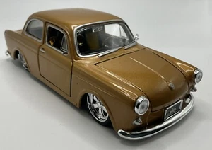 VOLKSWAGEN 1600 NOTCHBACK TAN 1:24 SCALE BY MAISTO URBAN COLLECTION - Picture 1 of 17