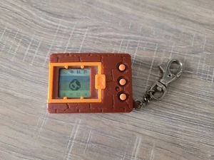 DIGIMON DIGIVICE GAME V-PET RED ORANGE 1997 - Picture 1 of 3