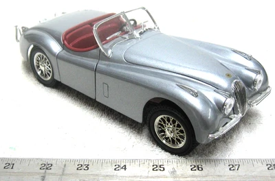 COCHE FUNDIDO A PRESIÓN VINTAGE ERTL 1/18 1948 JAGUAR XK120 Foto 1 de 4