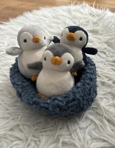 BNWT Jellycat Nesting Penguins retired - Picture 1 of 7