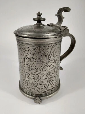  Boccale da birra cesellato in peltro - Immagine 1 di 3