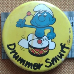 Vintage Pin Badge Drummer Smurf - Picture 1 of 1
