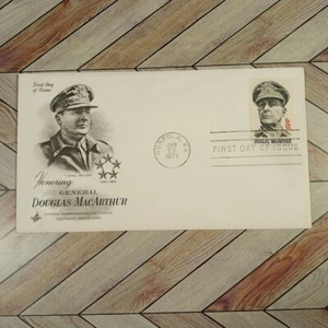 US Stamps General Douglas MacArthur Commemorative First day Issue Envelope MINT - Picture 1 of 7