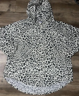 LuLaRoe  AMBER HOODIE  Tam Animal Print Sweatshirt Cheetah Leopard 3XL 24/26 3X - Image 1 of 4