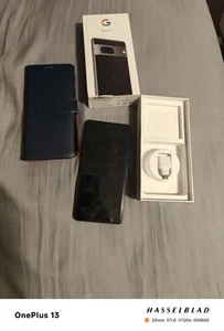 Google Pixel 7 - 128 GB - Obsidian (Unlocked) including charger and case - Picture 1 of 3