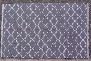 Mandana-inspirierter Teppich - 5x8 Fuß handgewebter Baumwollteppich, Rajasthani Ethno-Stil - Bild 1 von 5