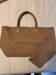 Large Woven Vegan Tote Great Travel Bag Comes With Pouch - Picture 1 of 4
