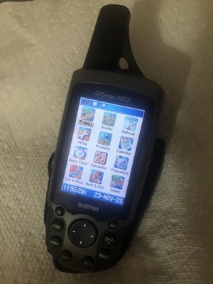 Garmin GPSMAP 60CS Handheld Hiking GPS Color Screen Waterproof Nice - Image 1 of 4