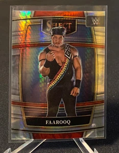 Faarooq 2022 Panini Select WWE #77 Lucky Envelope Prizm /8 SP Short Print - Bild 1 von 2