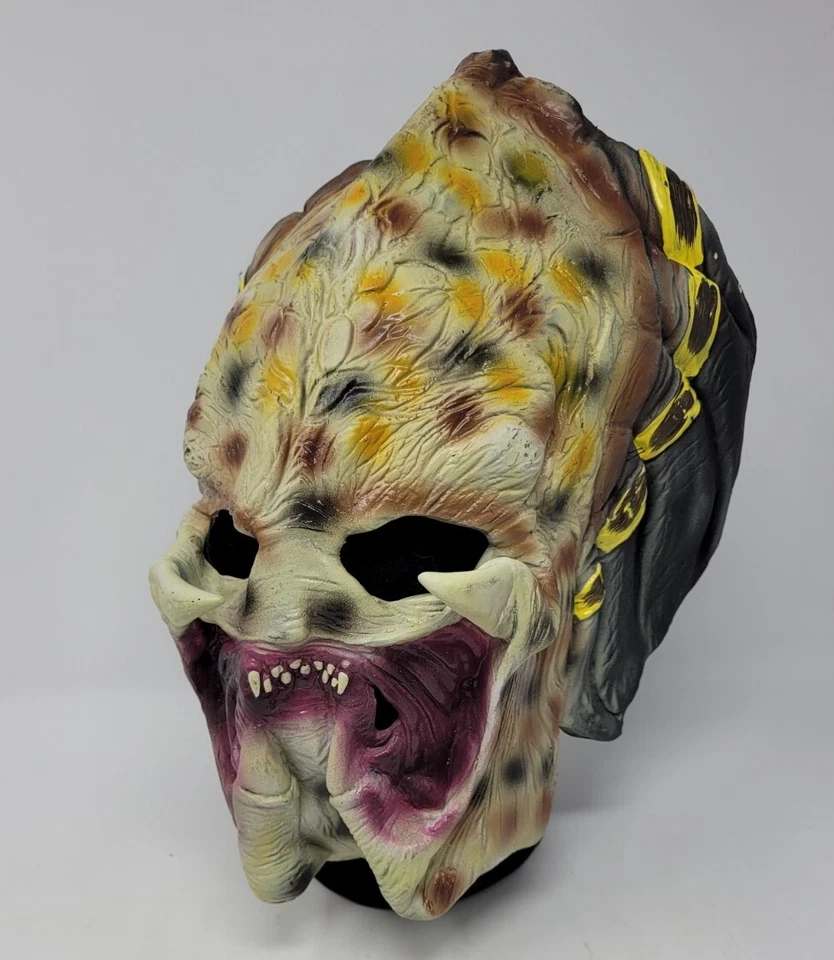 Predator Latex Mask Alien Vs. Predator Rubber Mask Strap Cosplay Halloween - Image 1 of 4