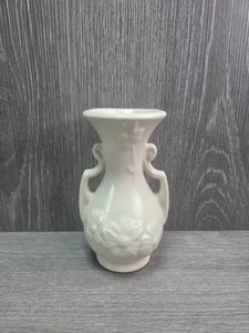 Shawnee Pottery Glossy White Daisy Mini Vase with Handles (J-3) - Picture 1 of 6