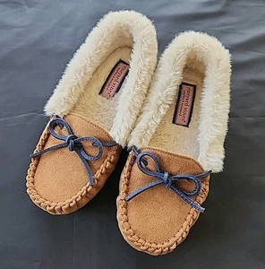 VINEYARD VINES FAUX SUEDE SHEARLING SLIPPERS FUR LINED MOCCASINS SHOES WOMENS 6M - Picture 1 of 7