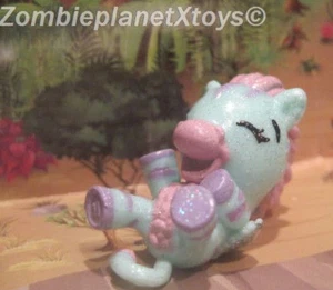 HATCHIMALS COLLEGGTIBLES FIGUR TARGET ZEBRA SPRING SPARKLY GIGGLE GROVE MINI - Bild 1 von 2