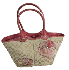 Coach F16276 Bleecker Signature Floral Appliqué Pink & Khaki Canvas Handbag - Bild 1 von 12