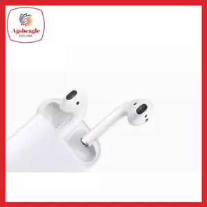 Apple Airpods 2nd Gen with Charging Case - Picture 1 of 3