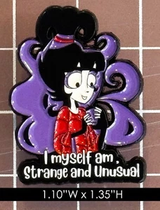 Beetlejuice: Pin Esmalte "Yo mismo soy extraño e inusual" - Imagen 1 de 2