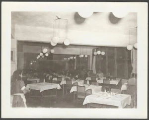 Lámparas de techo modernas interiores restaurante mod años 40 foto original 4x5 - Imagen 1 de 1