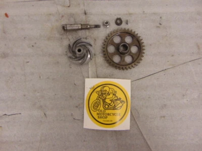 1995 KAWASAKI KLX650 WATER PUMP  SPUR GEAR AND IMPELLER #59051-1284 #59256-1055 - Изображение 1 из 4