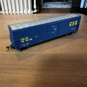 Walthers HO Scale CSX 50' Insulated Box Car #197964 - Picture 1 of 5