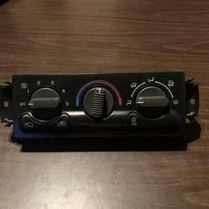 Temperature Control With AC Manual Control Fits 99-02 SIERRA 1500 PICKUP - Picture 1 of 3
