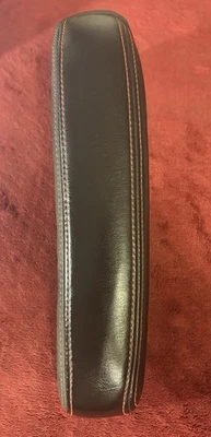 Reposabrazos para pasajero delantero DodgeCaravan/Town Country 11-20 negro rojo costuras OEM Foto 1 de 4