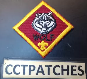 BSA WOLF RANK BOY SCOUTS PATCH - Picture 1 of 2
