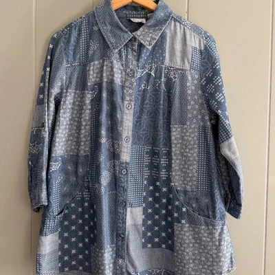 Top túnica para mujer Joan Rivers azul retazos abotonados manga 3/4 talla mediana Foto 1 de 4