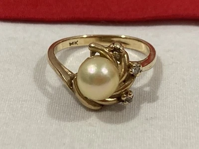 Vintage 14k Solid Yellow Gold Pearl With Accent Diamonds Band Ring 3.15g SIZE 6 - Image 1 of 4