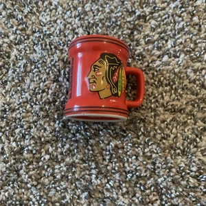 NHL Chicago Blackhawks 2 Unzen geformter Mini Becher Schnapsglas - Bild 1 von 6