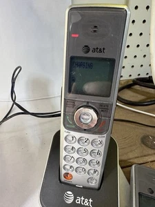 AT&T CORDLESS PHONE & BASE SL82318 - Picture 1 of 4