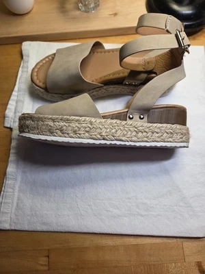 Zapatos de sandalia con plataforma de cuña de cuero sintético con correa para el tobillo punta abierta para mujer para diario L Foto 1 de 4