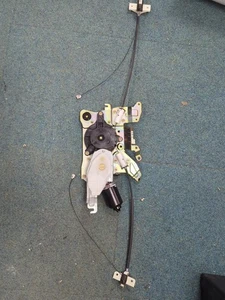 Nissan Elgrand E51 2002 To 2010 Left Passenger Side Door Motor & Cables - Picture 1 of 16