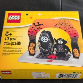 LEGO Halloween Set 850936 Seasonal Theme Complete Set Box 13 Pieces Vampire