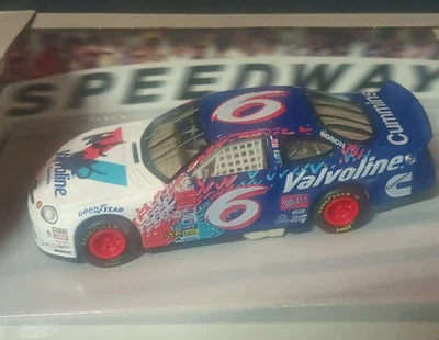 Carro fundido autografado Mark Martin Hot Wheels Pro 1/43 Valvoline - Imagem 1 de 4