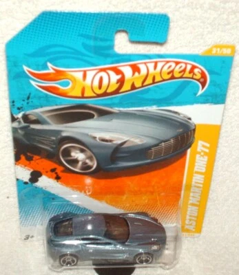 Hot Wheels 2011 nuevos modelos #31 Aston Martin One-77 gris, ex. tarjeta, combino envío Foto 1 de 2