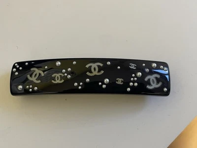 Pinza para el cabello accesorio Chanel Foto 1 de 4
