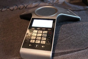 Yealink CP920 HD IP Conference Phone with power supply - Picture 1 of 6