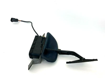 2003 2004 Volvo XC70 Front Bumper Head Light Wiper Washer Motor Trim Grommet OEM - Изображение 1 из 4