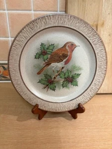 Purbeck Pottery Plate - Robin On Holly Branch - 10.5 Inch - Picture 1 of 7