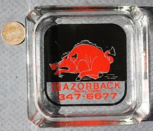 1960-70 Era University of Arkansas inspiriert Rasiermesser Immobilien Logo Glas Aschenbecher - - Bild 1 von 1