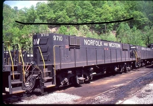 jj289 Orig. Slides Norfolk Western 9710 RP-F6Y Slug at Mullins, WV 1985 - Picture 1 of 1
