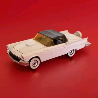 Ford Thunderbird Corgi Toys - Scala 1/36 - Immagine 1 di 4