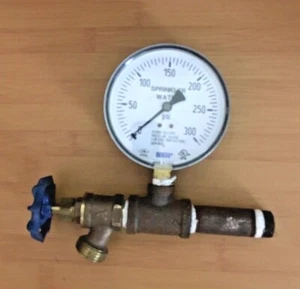 Wika Sprinkler Water Pressure Gauge 300 psi with Pipe and Screw Knob Attachment - Picture 1 of 3