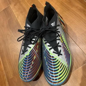 Buty piłkarskie adidas Predator US 7 - Zdjęcie 1 z 10
