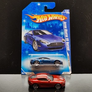 Hot Wheels Snowflake ❄️ Card Aston Martin V8 Vantage & 2020 Jaguar F-Type  - Picture 1 of 8